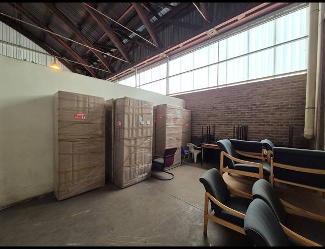 490M² WAREHOUSE TO LET IN DRIEHOEK
